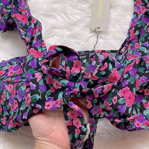 Boohoo 2-piece Floral High Waist Ruffle Shorts & Tie Crop Flutter Sleeve Top - Picture 8 of 16